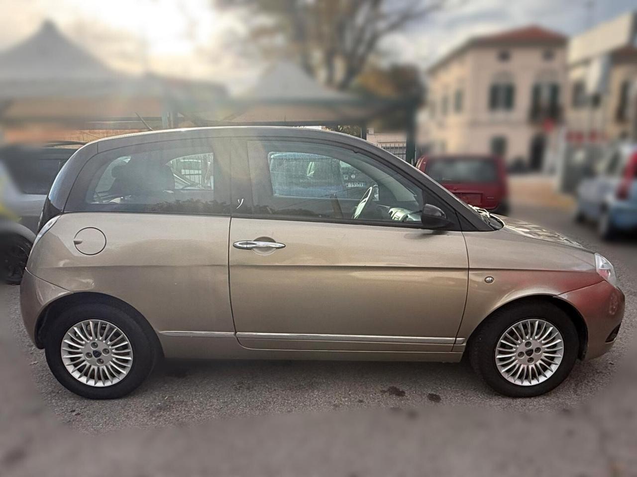 Lancia Ypsilon 1.4 Argento