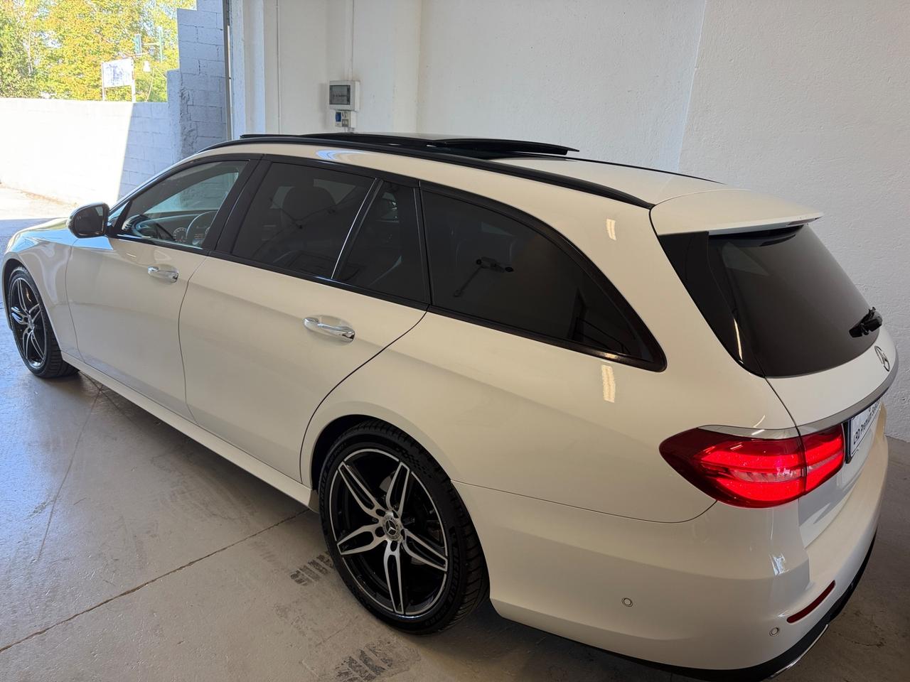 Mercedes E 220d AMG Line Tetto+Pelle+Led +Burmester Top Full