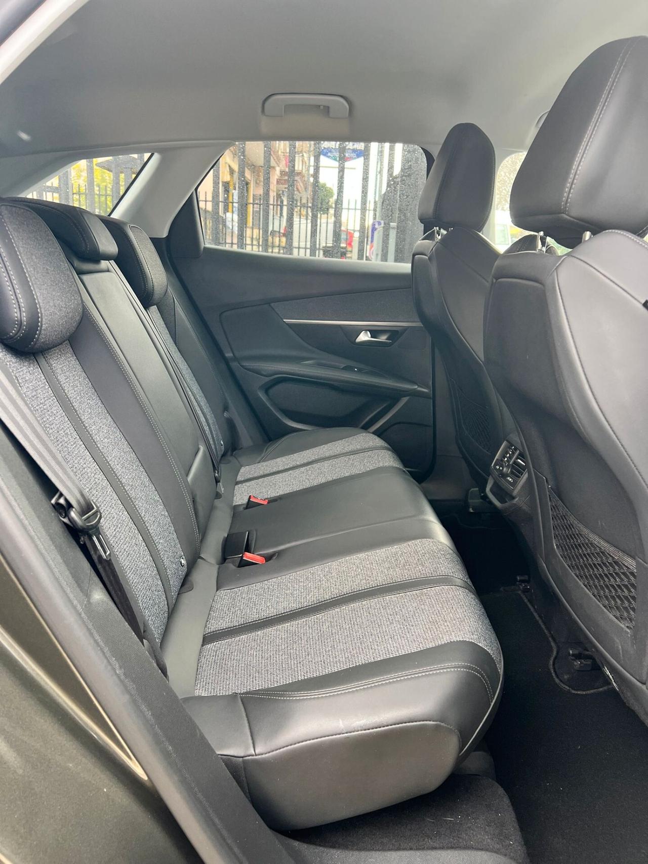Peugeot 3008 BlueHDi 130 S&S Allure