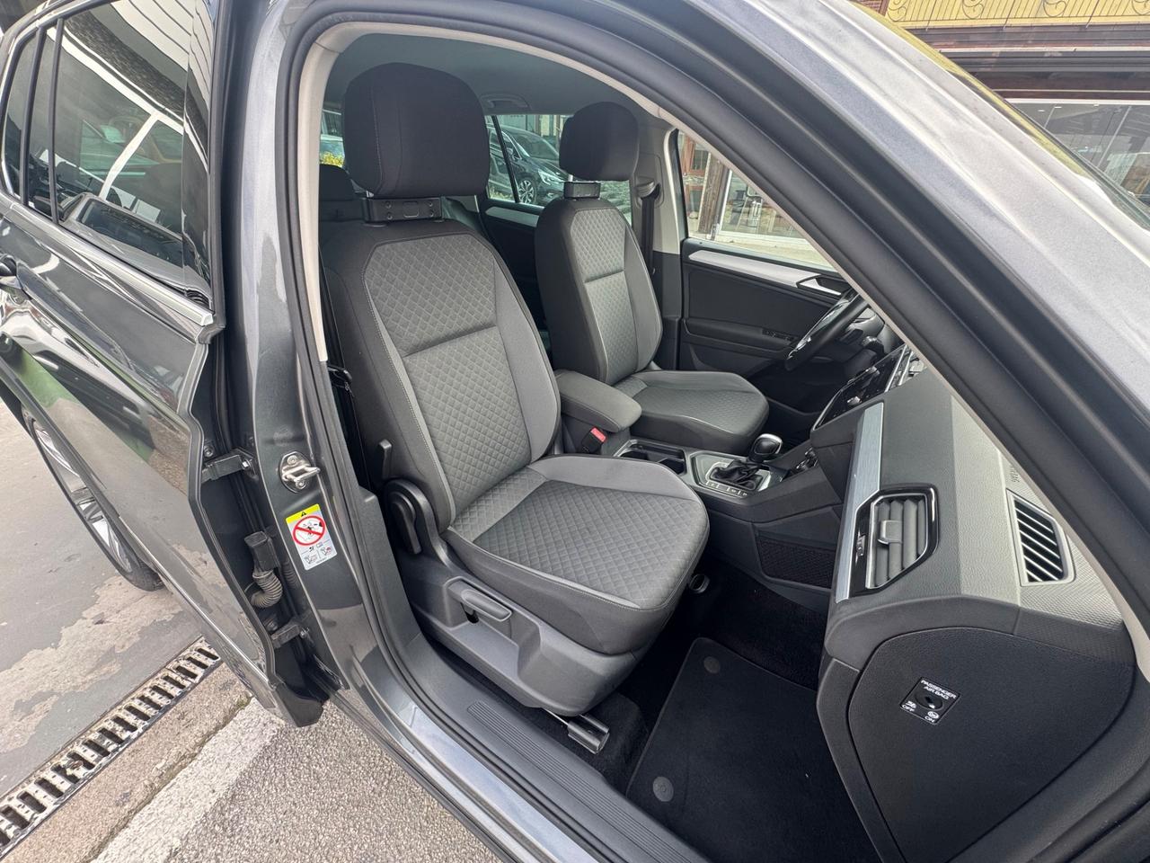 Volkswagen Tiguan 2.0 TDI R-LINE DSG