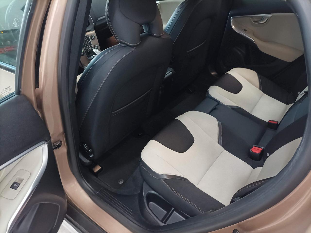 Volvo V40 Cross Country D3 CV 150 Geartronic Momentum 05/2013