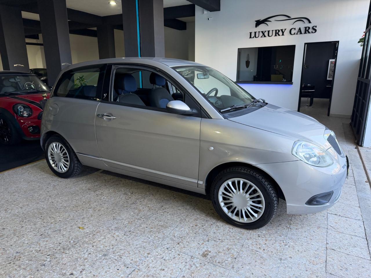 Lancia Ypsilon 1.3 MJT 75 CV Neopatentati