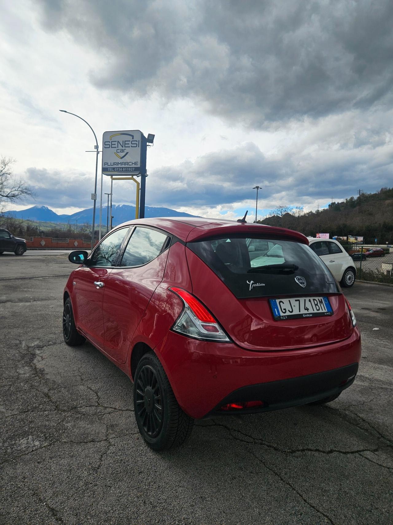 Lancia Ypsilon 1.0 FireFly 5 porte S&S Hybrid Silver