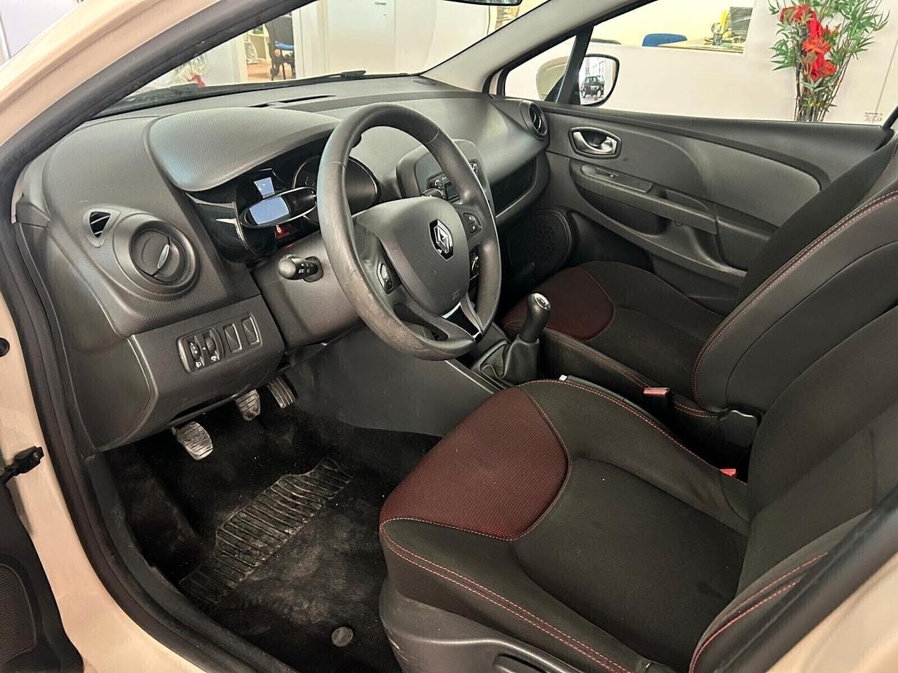 RENAULT CLIO serie5 Benzina 1.2 CV 73 Km 175.485 Garanzia 12 mesi X NEOPATENTATI