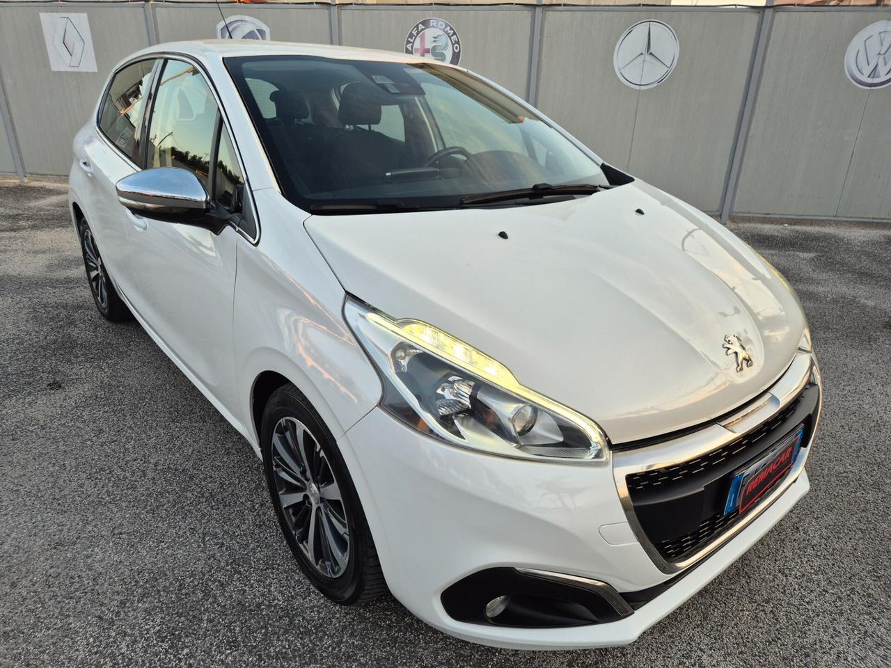 Peugeot 208 RESTAYLING 1.6 TDI 75 CV Allure FULL