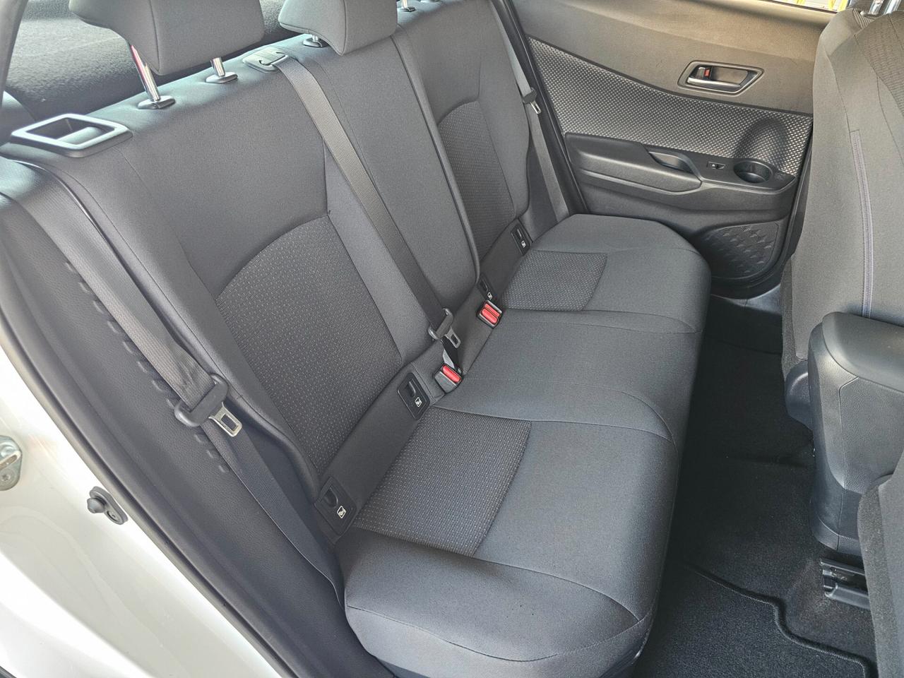 Toyota C-HR 1.8 Hybrid E-CVT Business