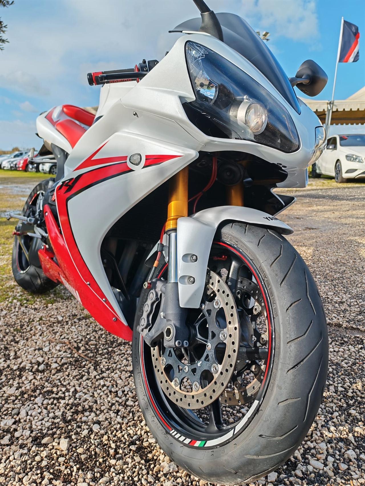 Yamaha YZF R1