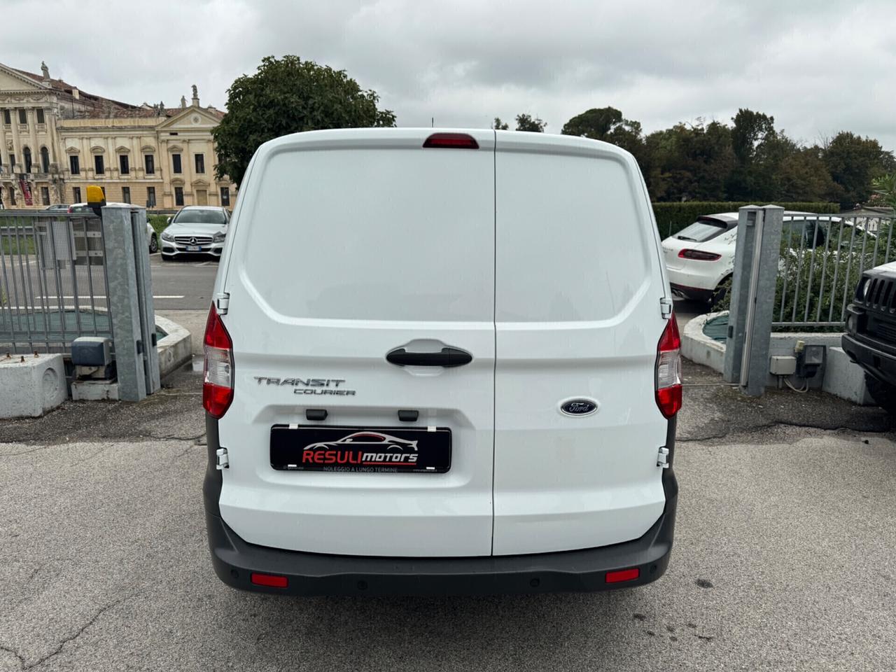 Ford Transit Courier 1.5 TDCi 75CV Van Entry