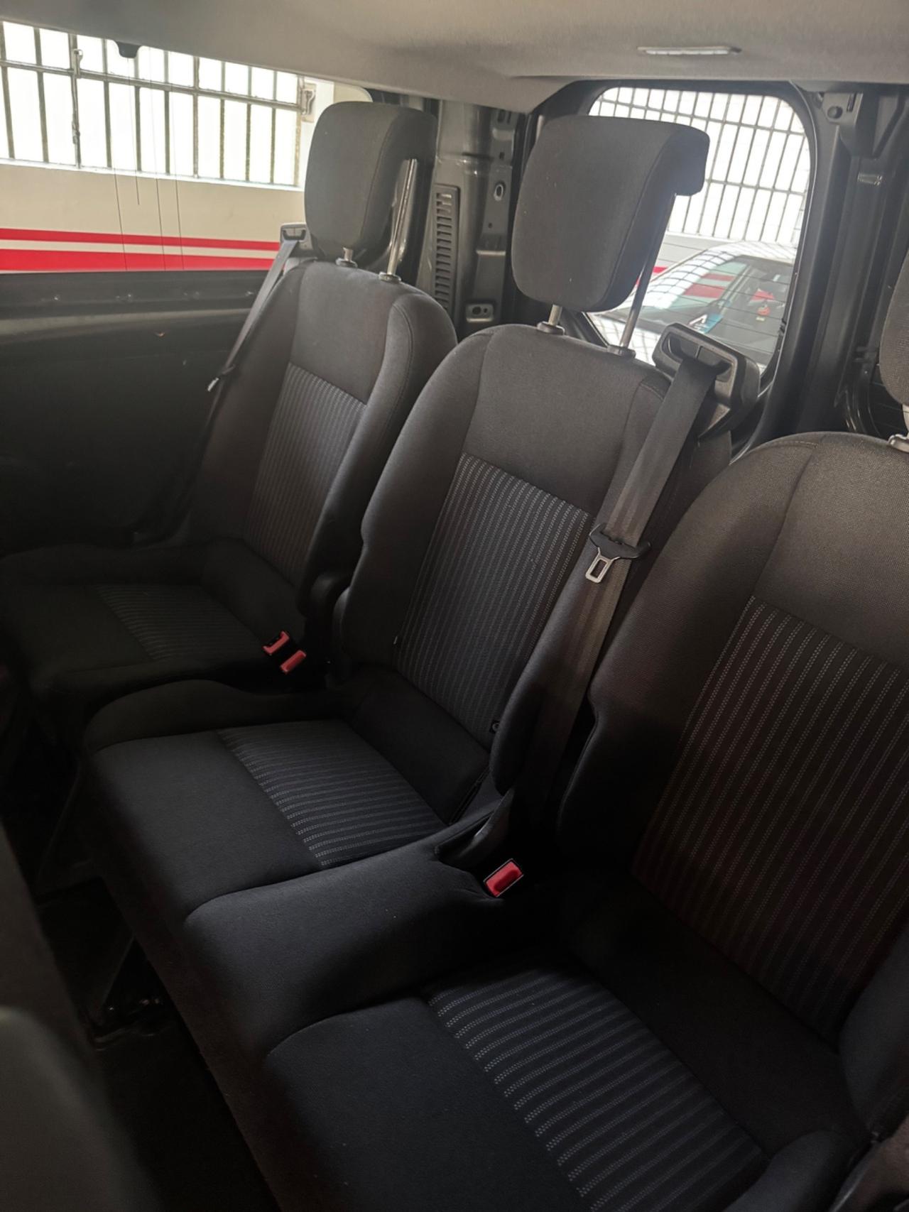 Ford Transit Custom Transit Custom 310 2.0 TDCi 130 PC Combi Trend