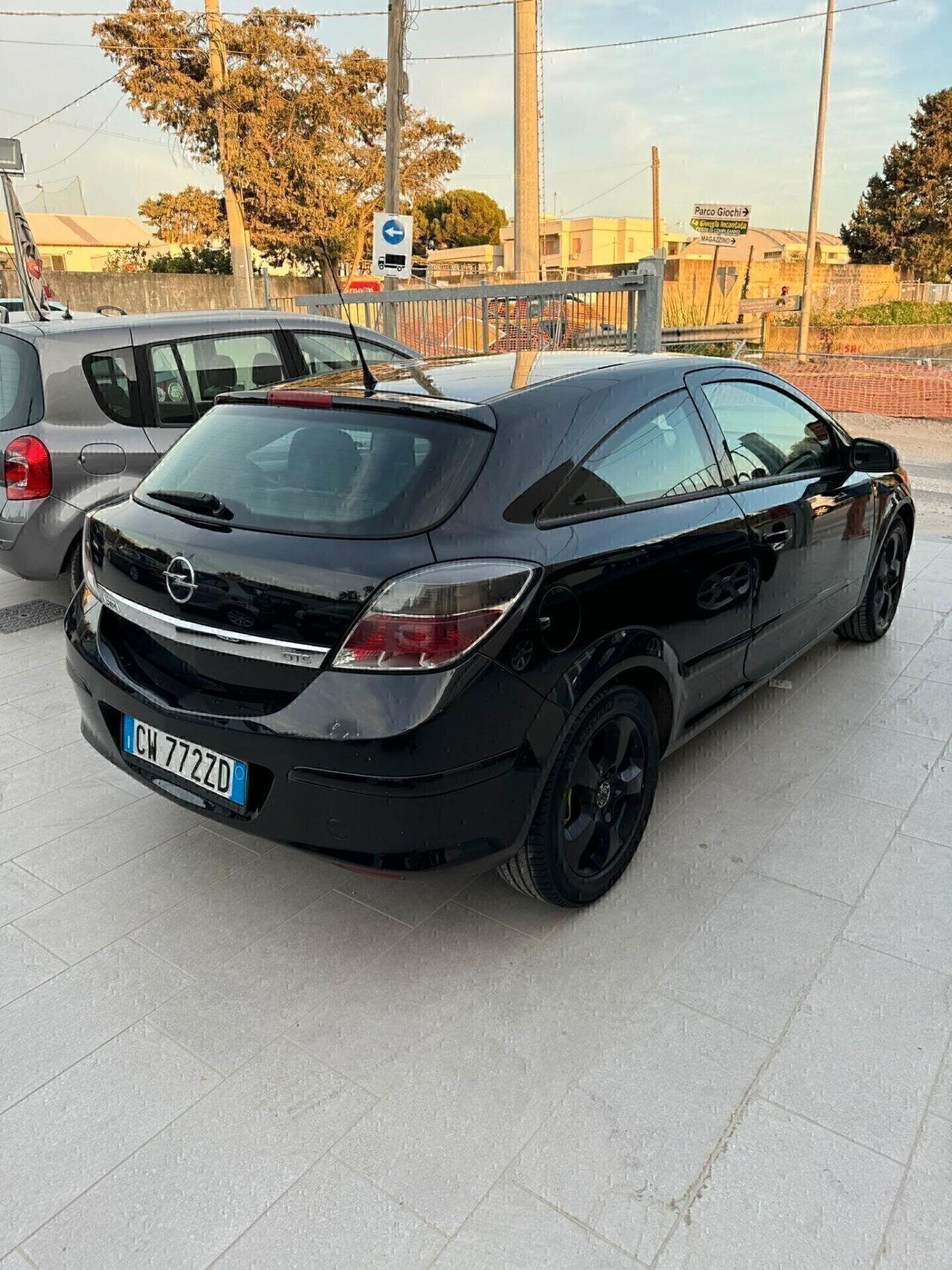 Opel Astra GTC 1.7 CDTI 101CV 3 porte Cosmo