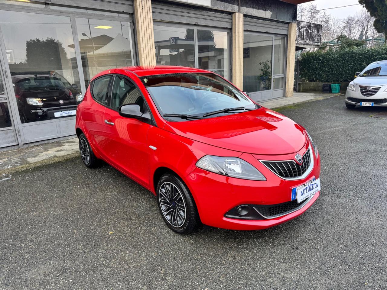 Lancia Ypsilon 1.0 Gold Hybrid