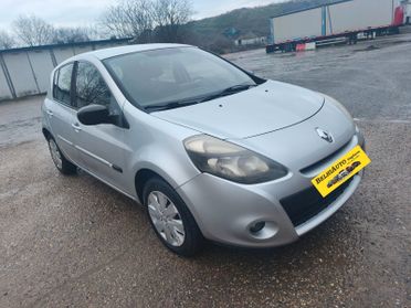 Renault Clio 2011----1.5 Diesel Neopatentati