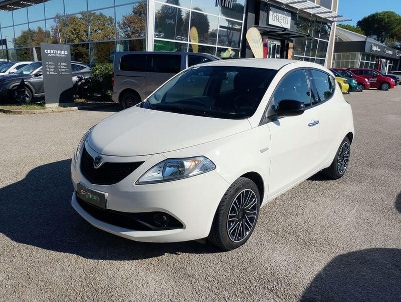 Lancia Ypsilon Ypsilon 1.0 firefly hybrid Gold s&s 70cv