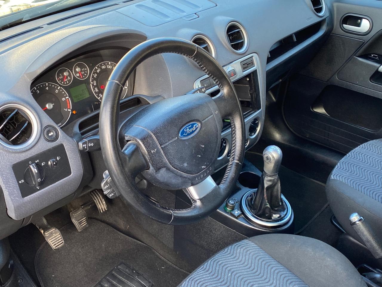 Ford Fusion 1.4 16V 5p. Titanium