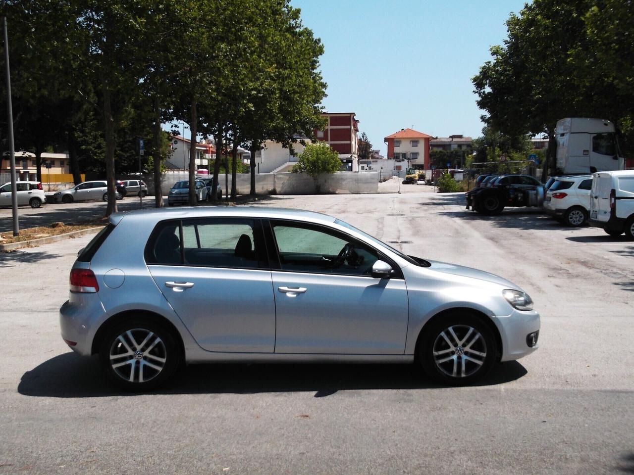 Volkswagen Golf 1.6 TDI Comfortline 2011