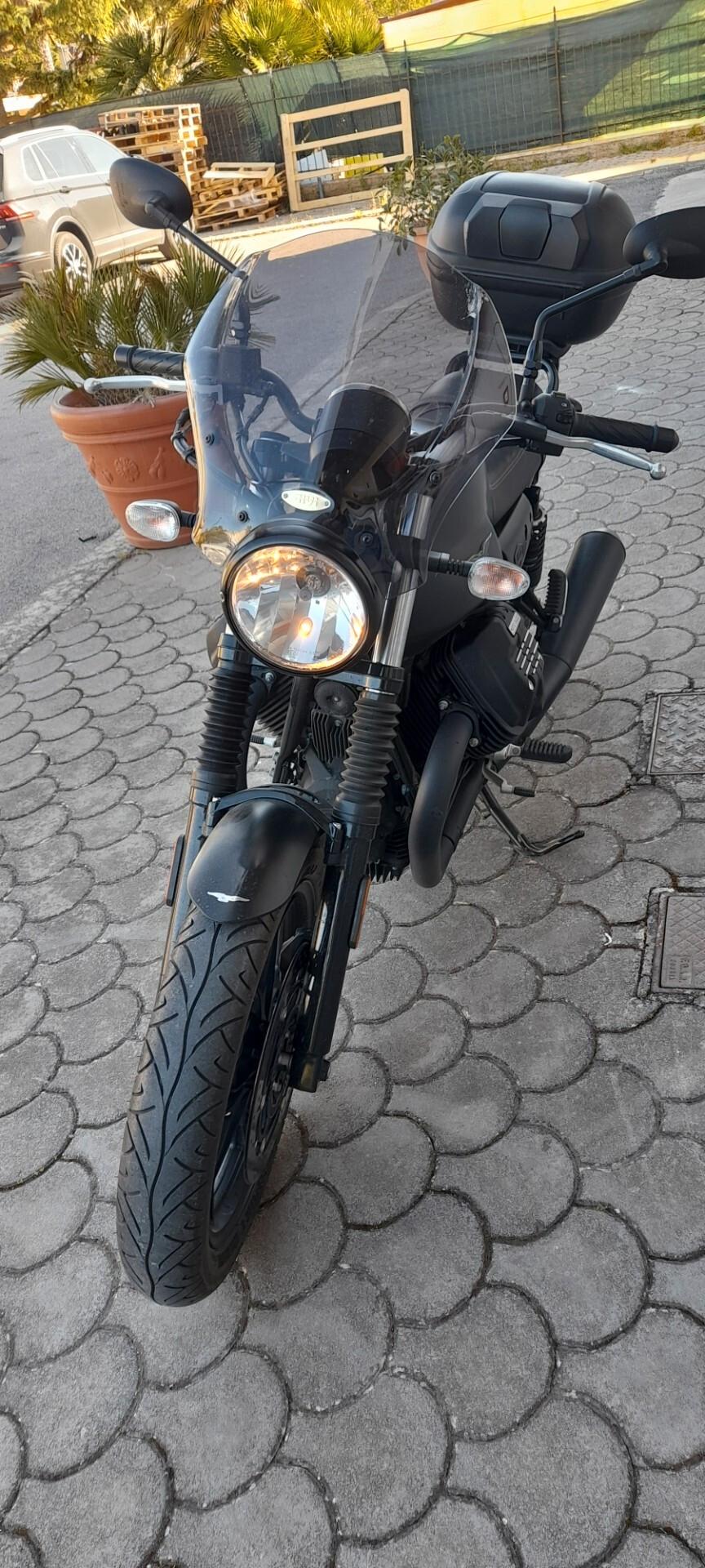 Moto Guzzi V7 III STONE