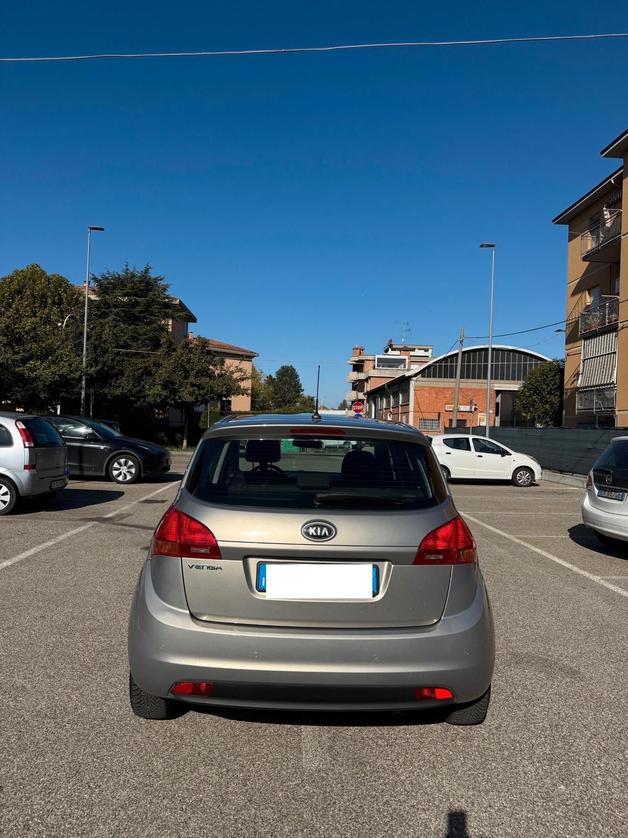 Kia Venga 1.4 GPL - NEOP. - TETTO - 12 MESI DI GARANZIA -
