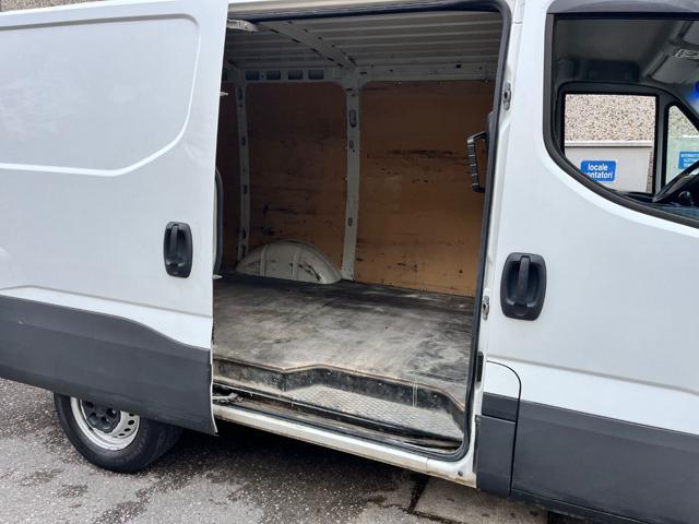 IVECO Daily 35C 140CV Passo corto tetto basso Furgone