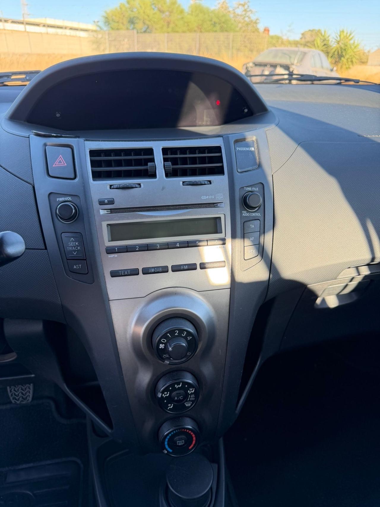 Toyota Yaris 1.0 Benzina- Neopatentati- 5 Porte