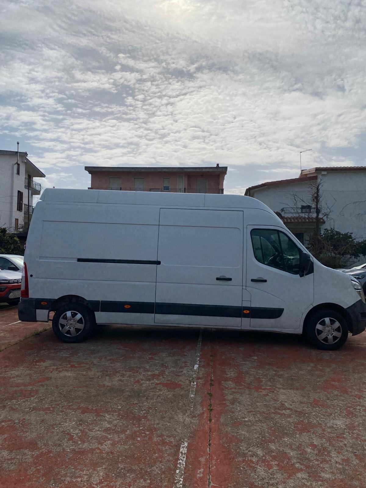 Nissan NV400 35 2.3 dCi 125CV PL Cabinato