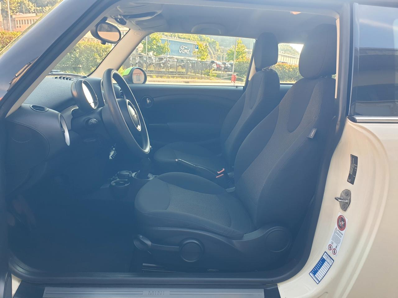 Mini 1.6 16V One (55kW)