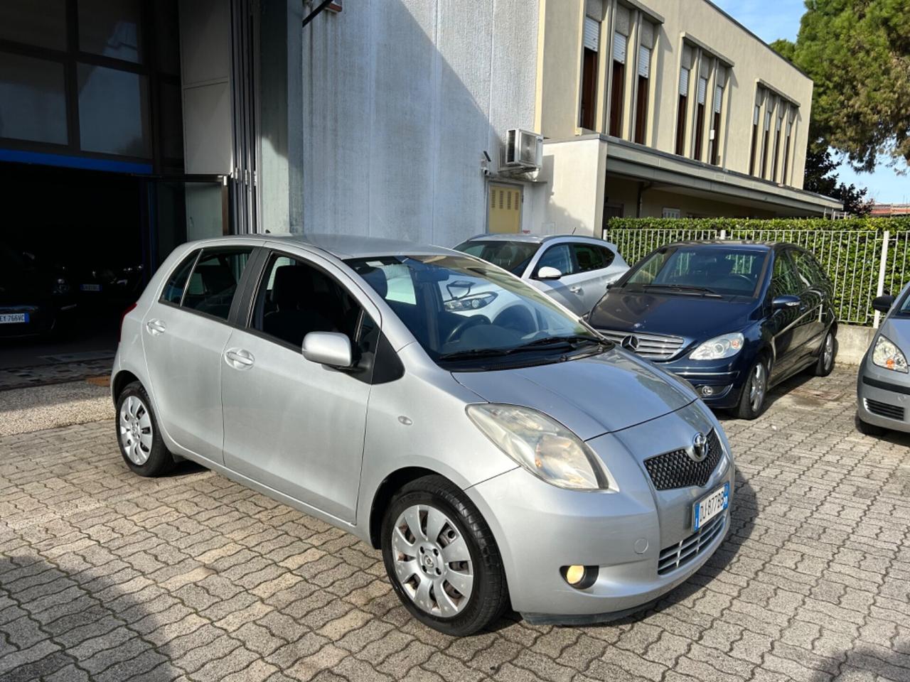 Toyota Yaris 1.3 CV 85 5 AUTOMATICA M-MT Sol