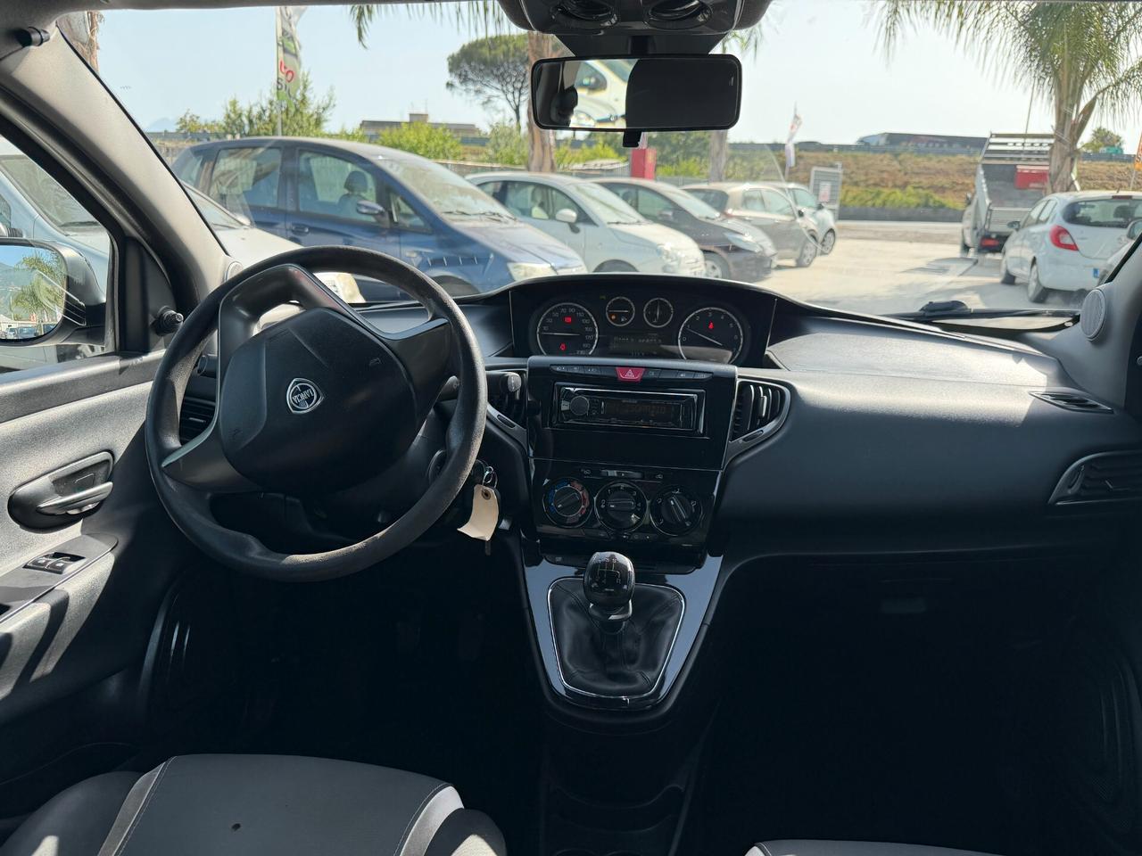 LANCIA YPSILON 2015 1.2 BENZINA 69 CV