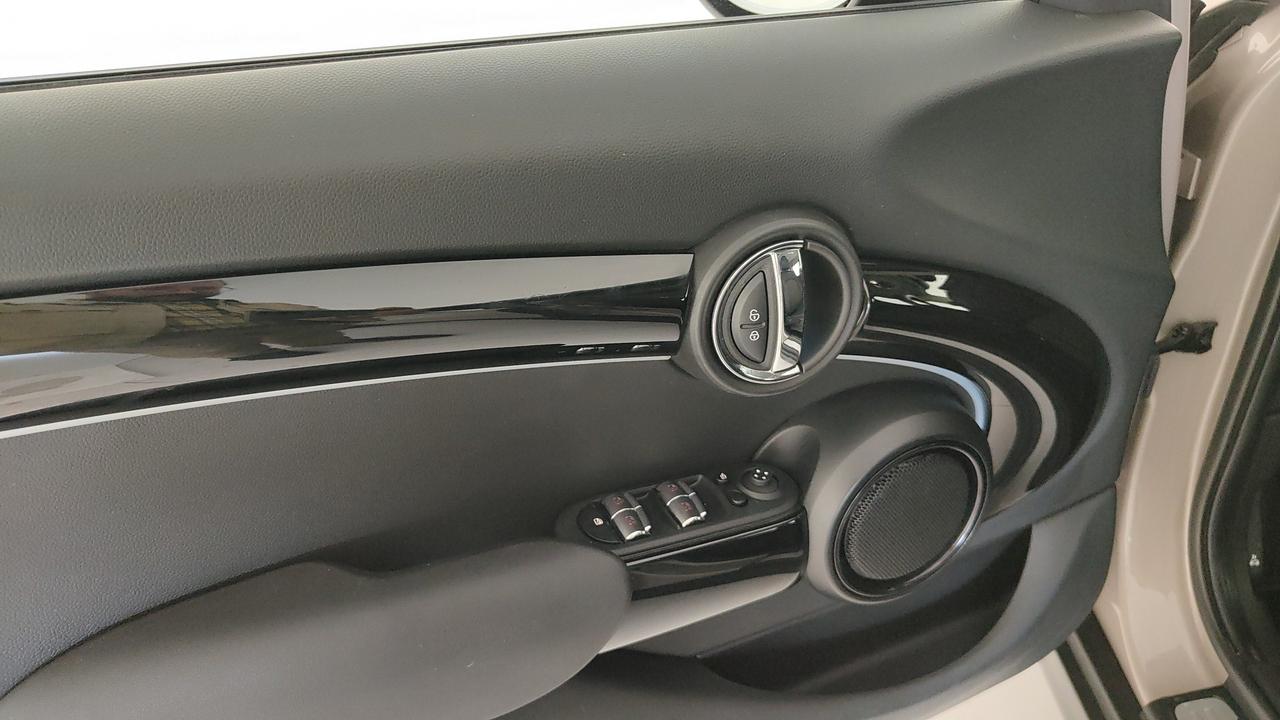 MINI Mini IV F55 2021 5p - Mini 5p 1.5 Cooper Classic auto