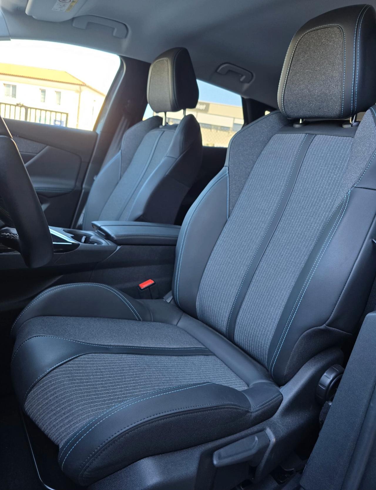Peugeot 3008 BlueHDi 130 S&S EAT8 Allure