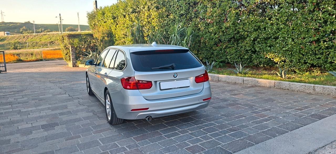 BMW 318D TOURING LUXURU CON CAMBIO AUTOMATICO