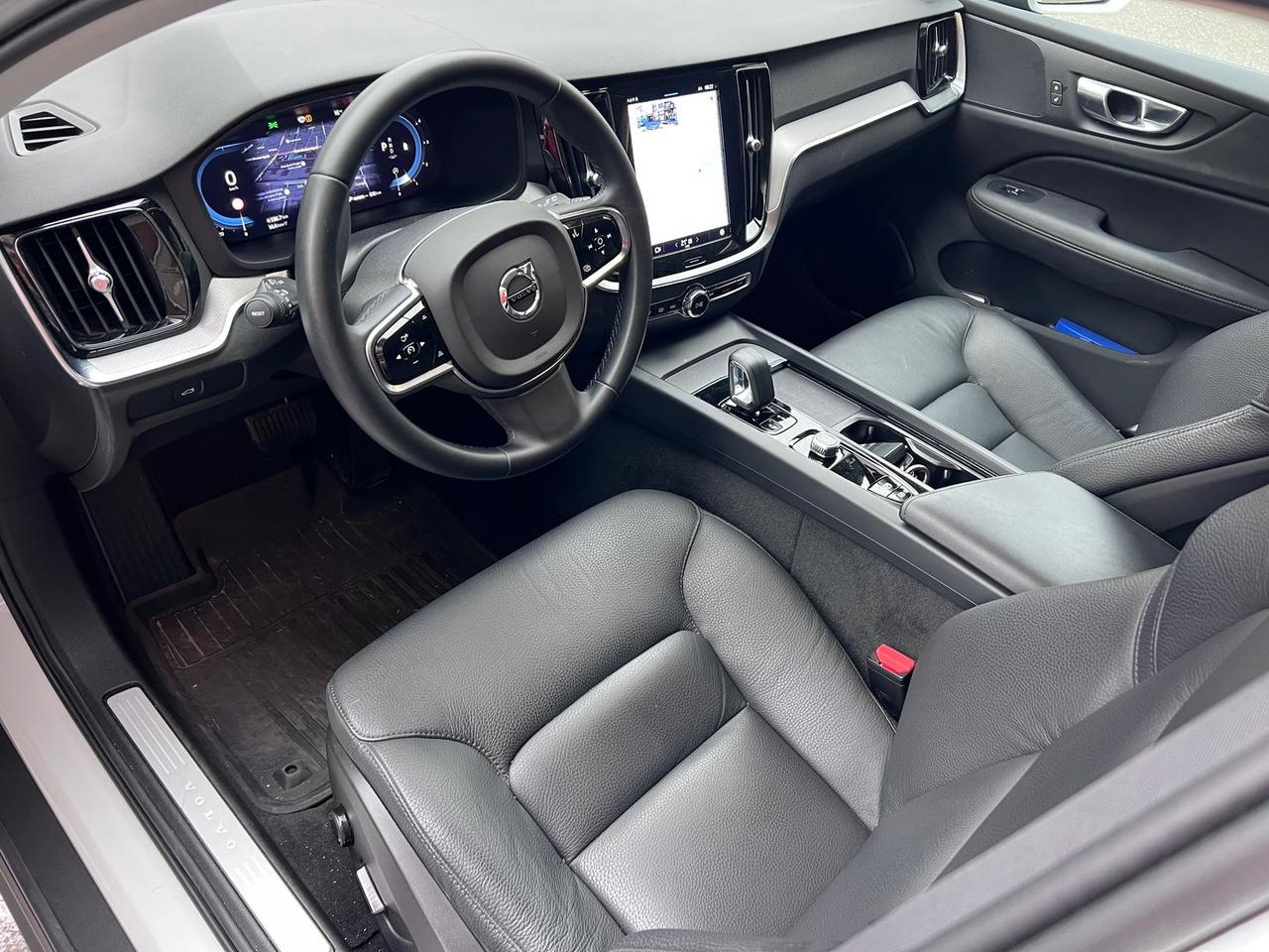 Volvo V60 Core 2.0 B4 MHEV #7114