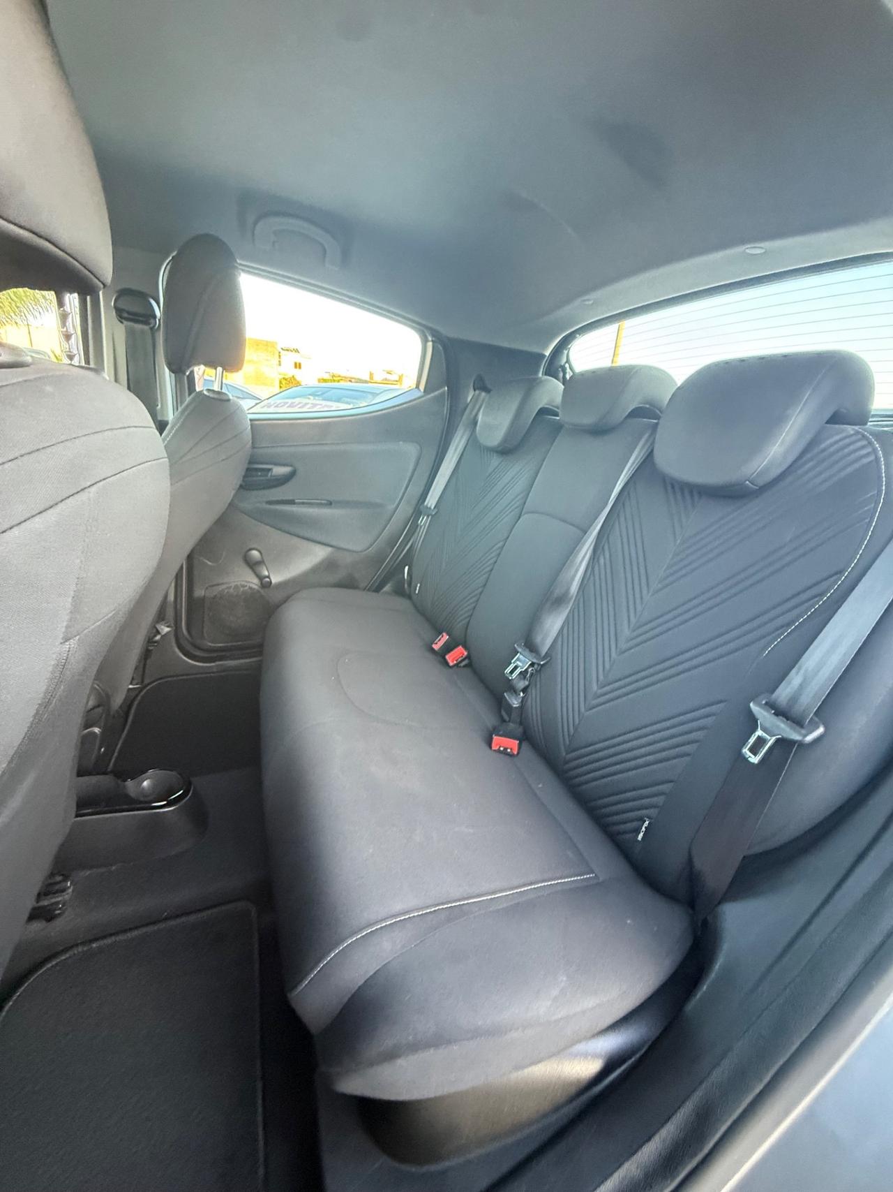 Lancia Ypsilon 1.0 FireFly 5 porte S&S Hybrid Gold