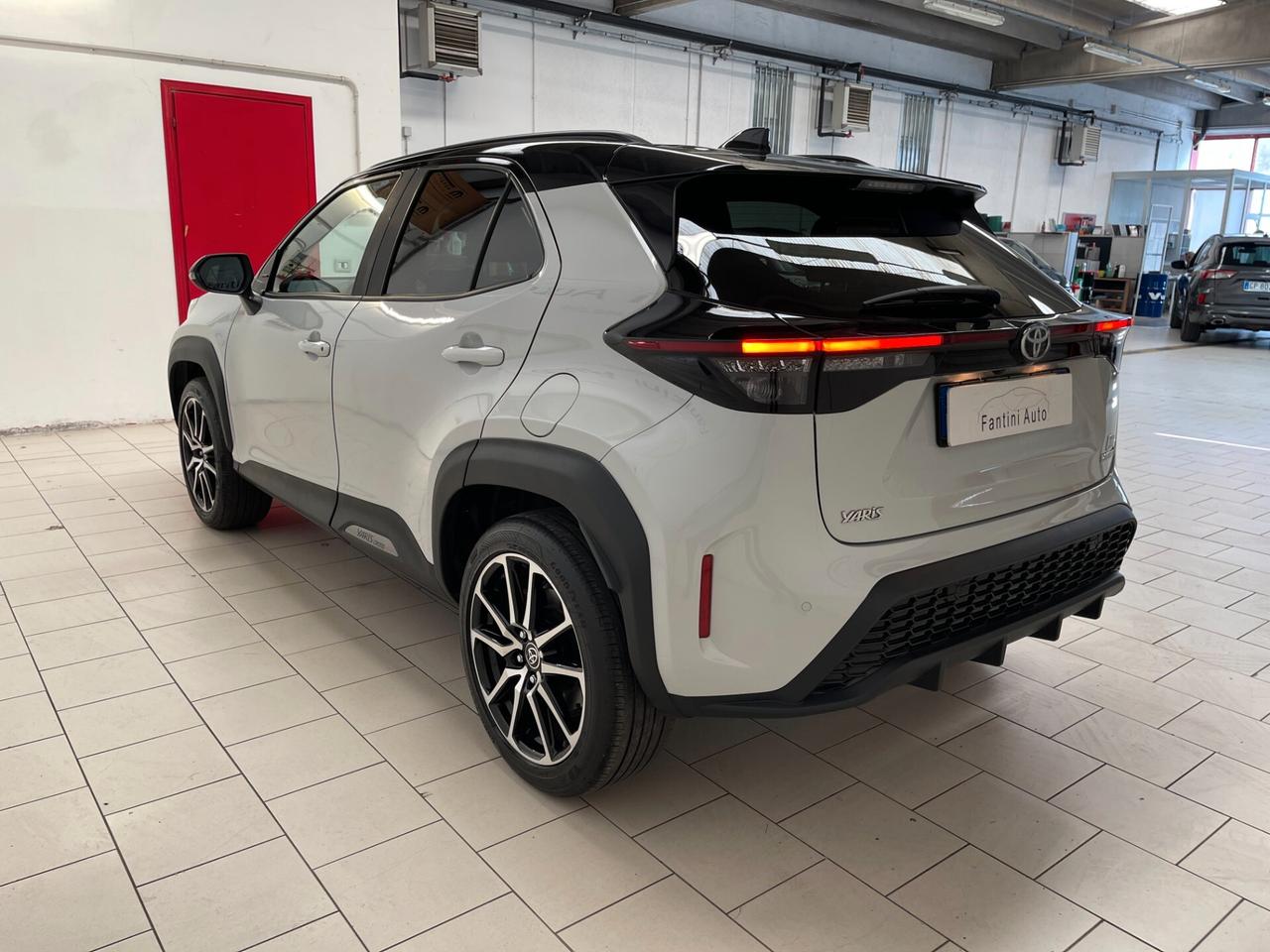 Toyota Yaris Cross GR Sport 1.5h fwd 116cv e-cvt-Ok Neopatentati-LEGGI SOTTO