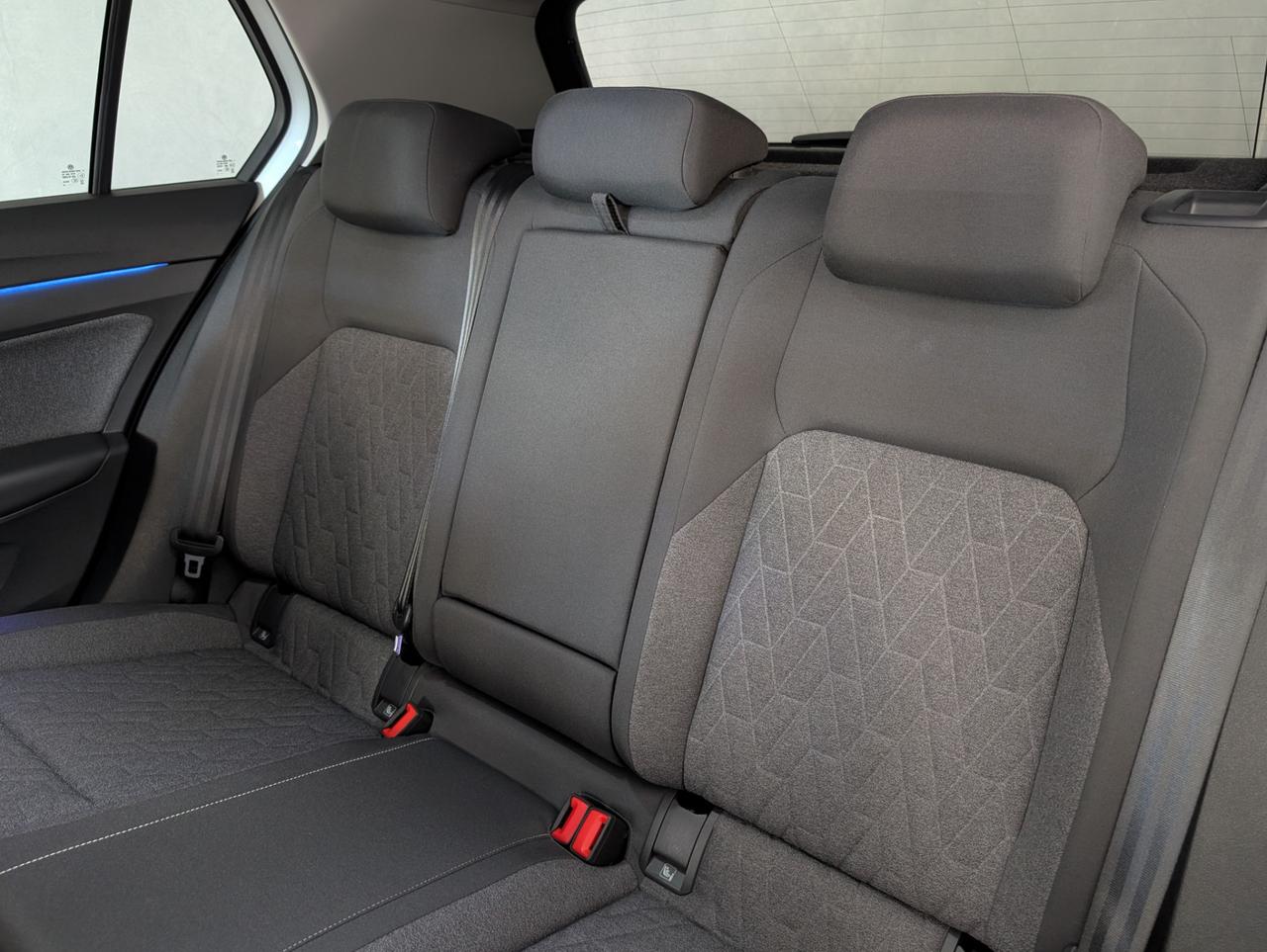 Volkswagen golf viii 1.0 eTSI 110cv DSG Life Move