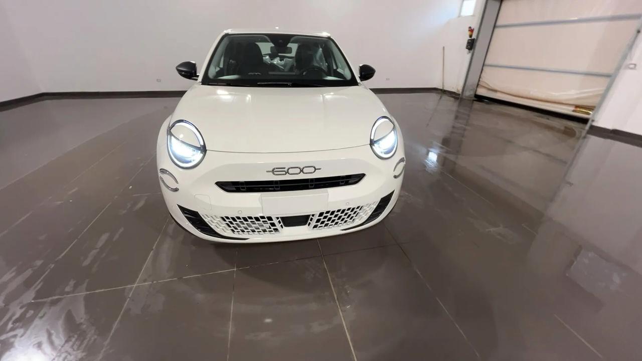 Fiat 600 Hybrid 100 CV DCT MHEV
