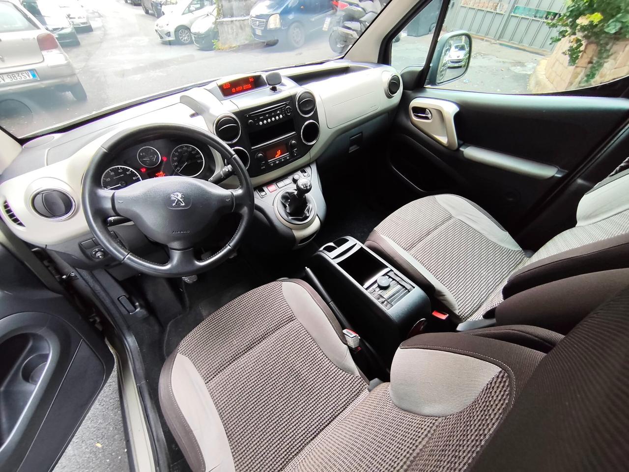 Peugeot Partner Tepee 1.6 HDi 92CV Outdoor 2013