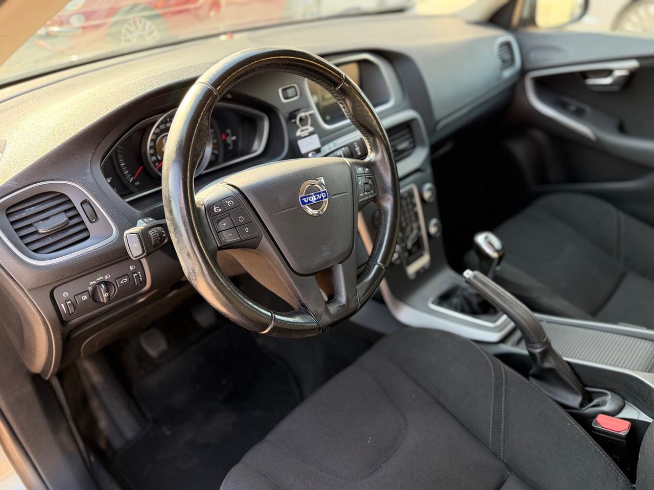 Volvo V40 D2 1.6 SUMMUM