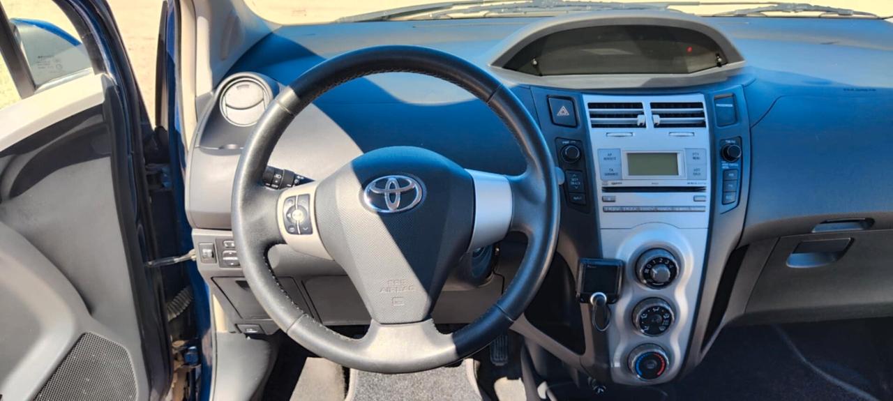 Toyota Yaris 2 serie SOL