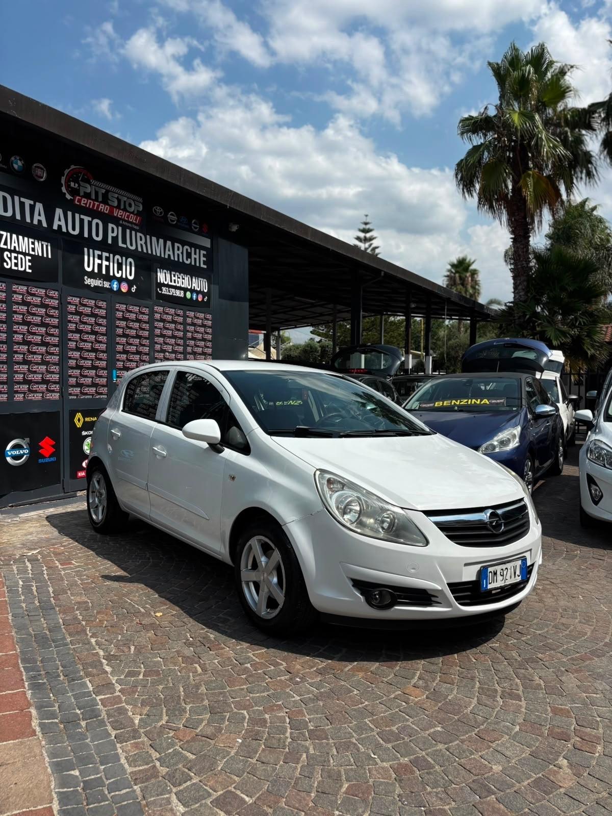 Opel Corsa 1.2 5 porte Cosmo