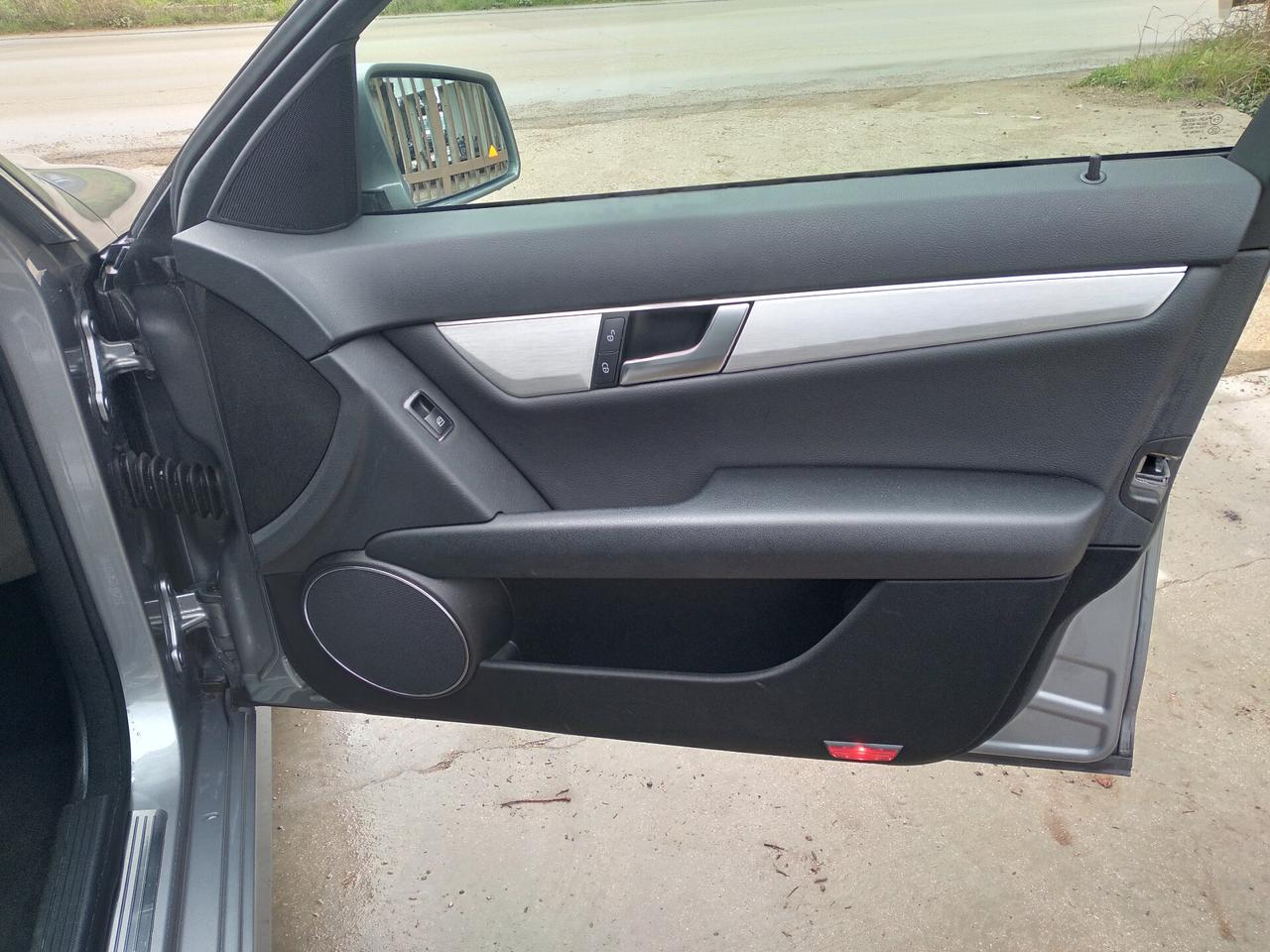 Mercedes-benz C 220 CDI BlueEFFICIENCY Avantgarde