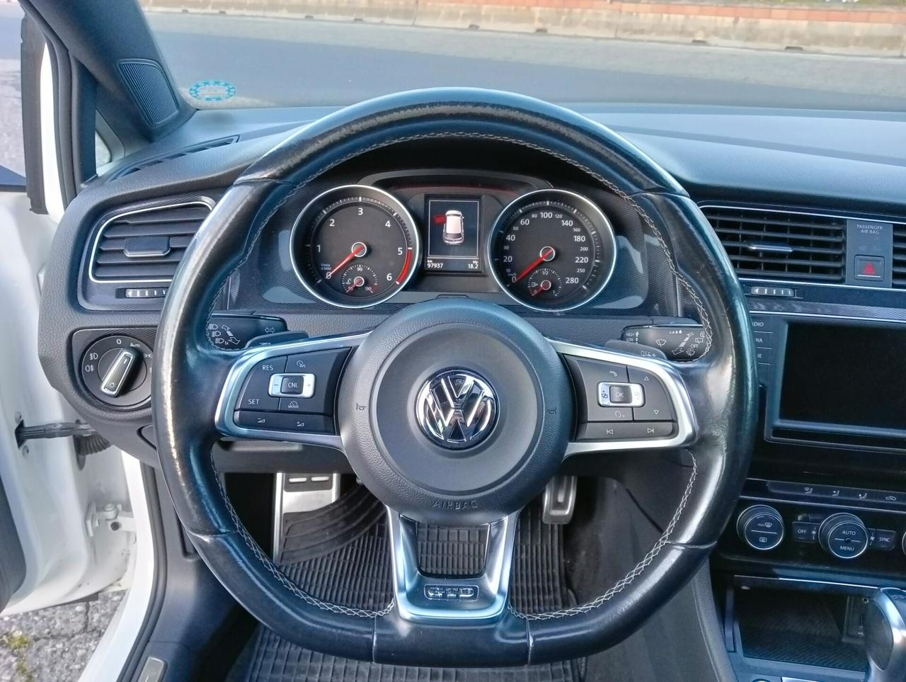 Volkswagen Golf GTD 2.0 TDI DSG