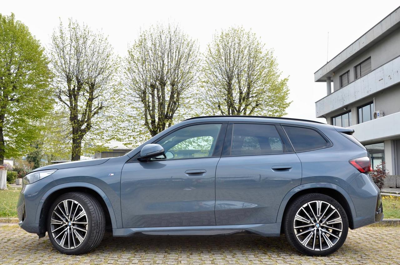 BMW X1 XDRIVE23i MHEV 48V MSPORT 204 cv AUTO, GAR. BMW 11/26, UNICOPROPRIETARIO, SERVICE PACK, UFF ITALIANA, TETTO, FULL LED, 20", PERMUTE