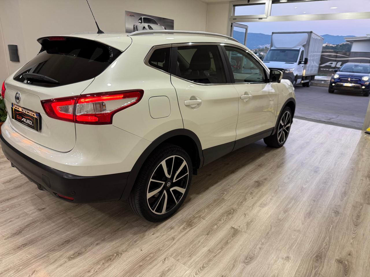 Nissan Qashqai 1.6 dCi 2WD Tekna *full optional *