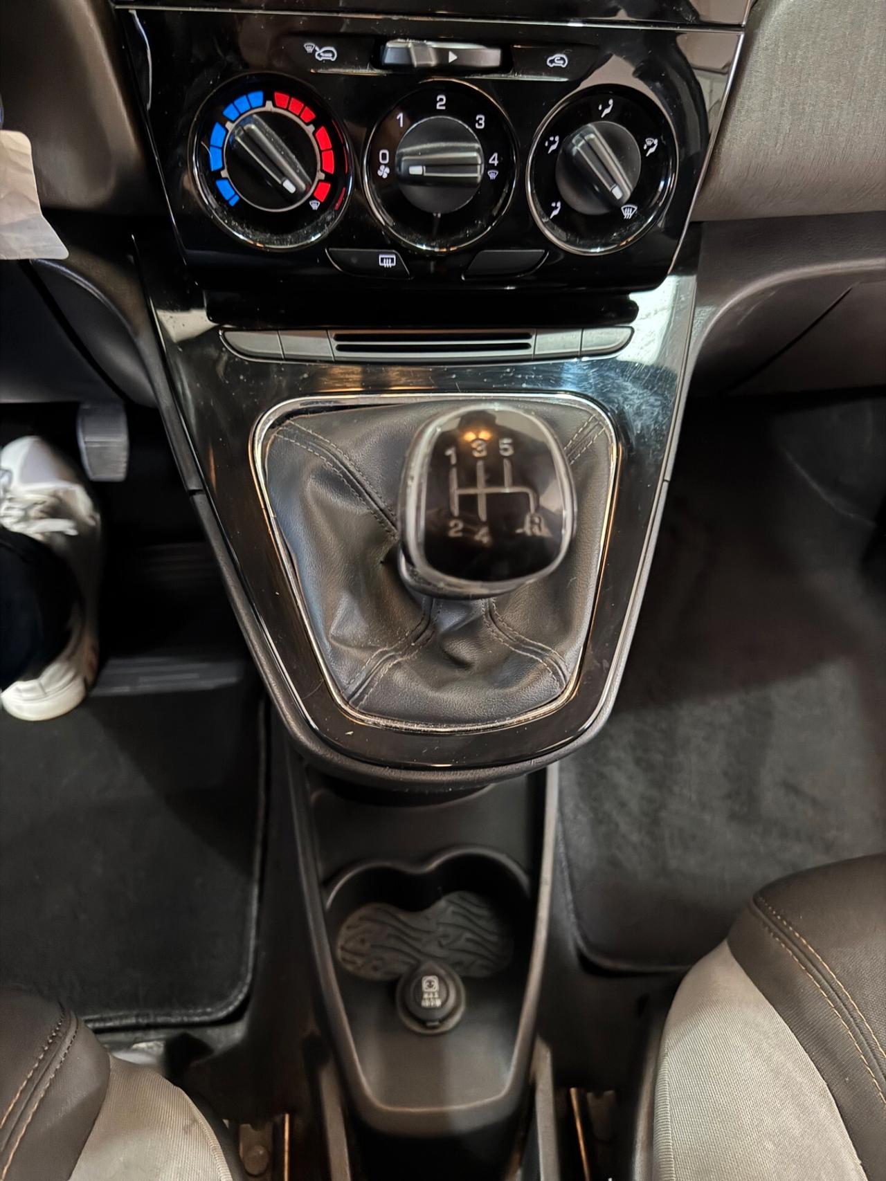Lancia Ypsilon 1.2 69 CV 5 porte GPL Ecochic Silver