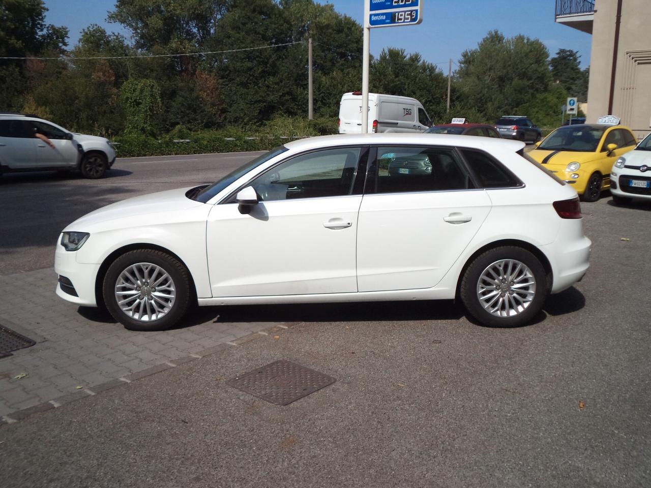 Audi A3 SPB 1.6 TDI clean diesel Ambition