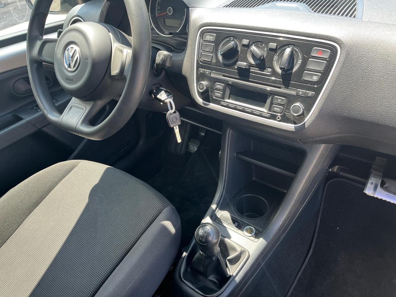 Volkswagen up -5 P-1.0 metano- full- 2015