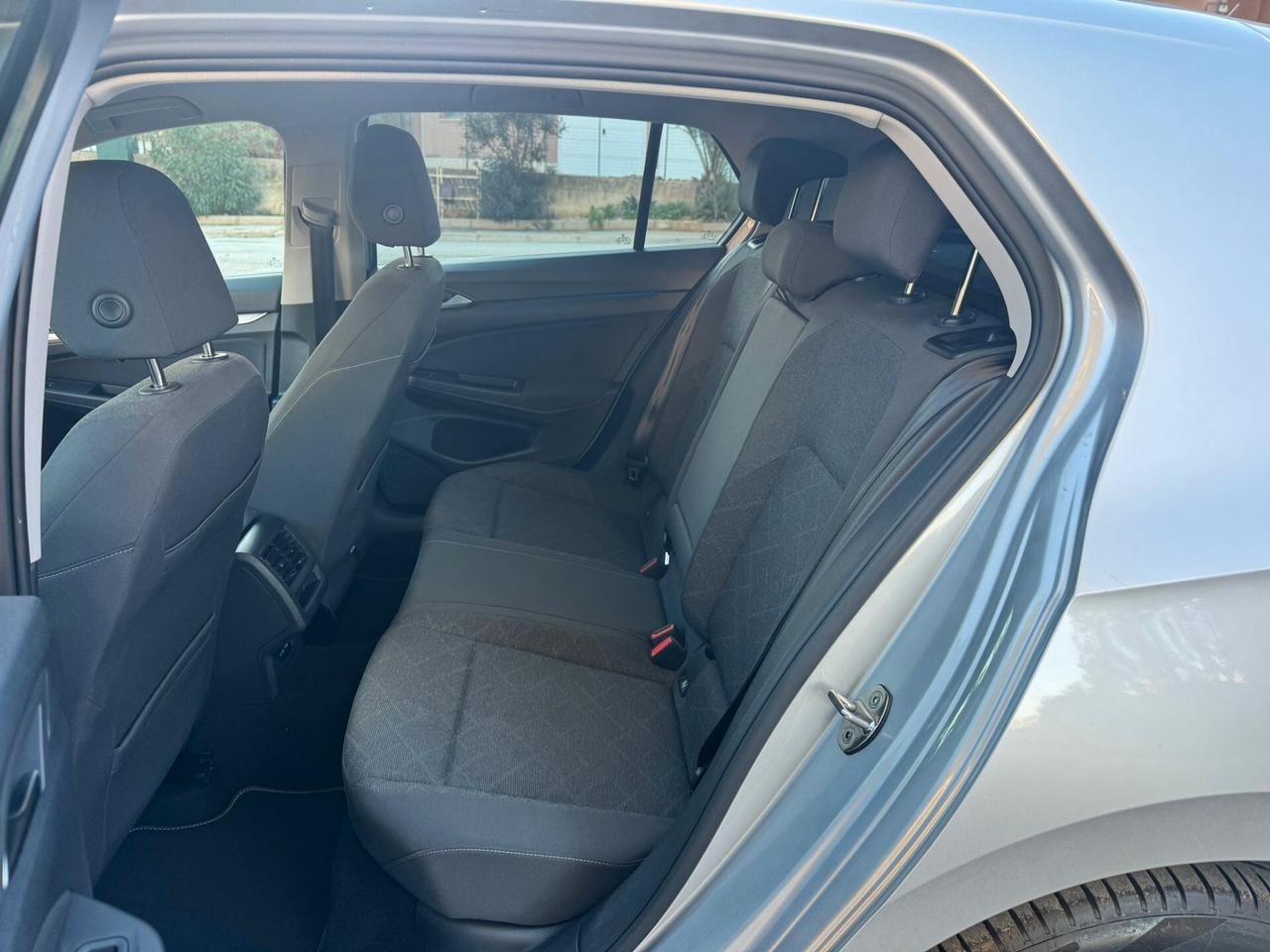 Volkswagen Golf 8 2.0 TDI SCR Style