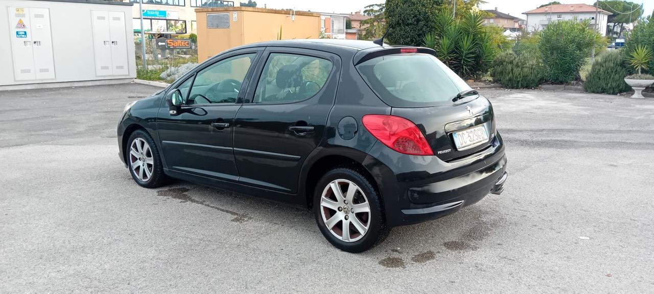 Peugeot 207 1.6 HDi 90CV 5p. 148000 km