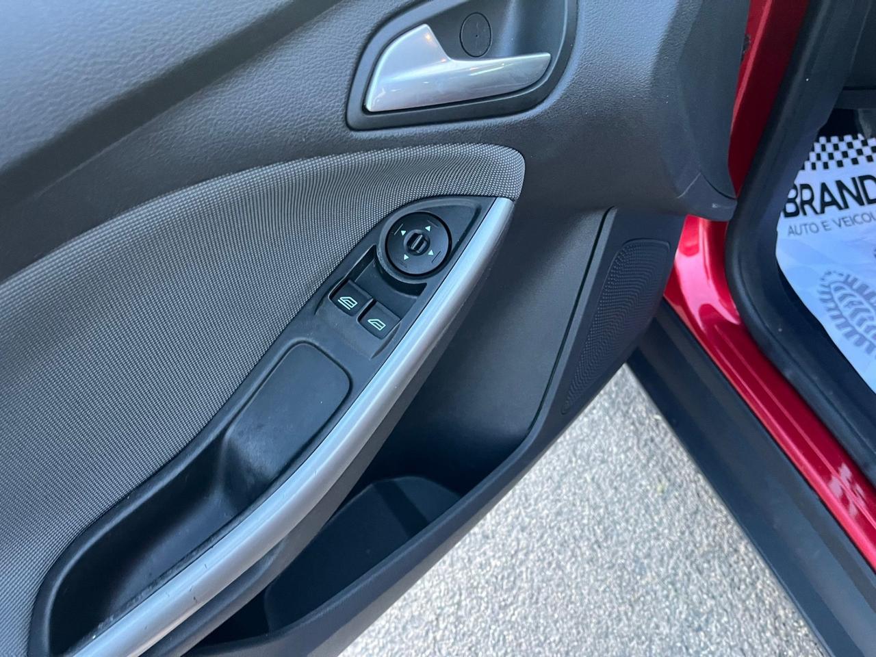 Ford Focus 1.6 TDCi 115 CV Titanium Unipro 2012