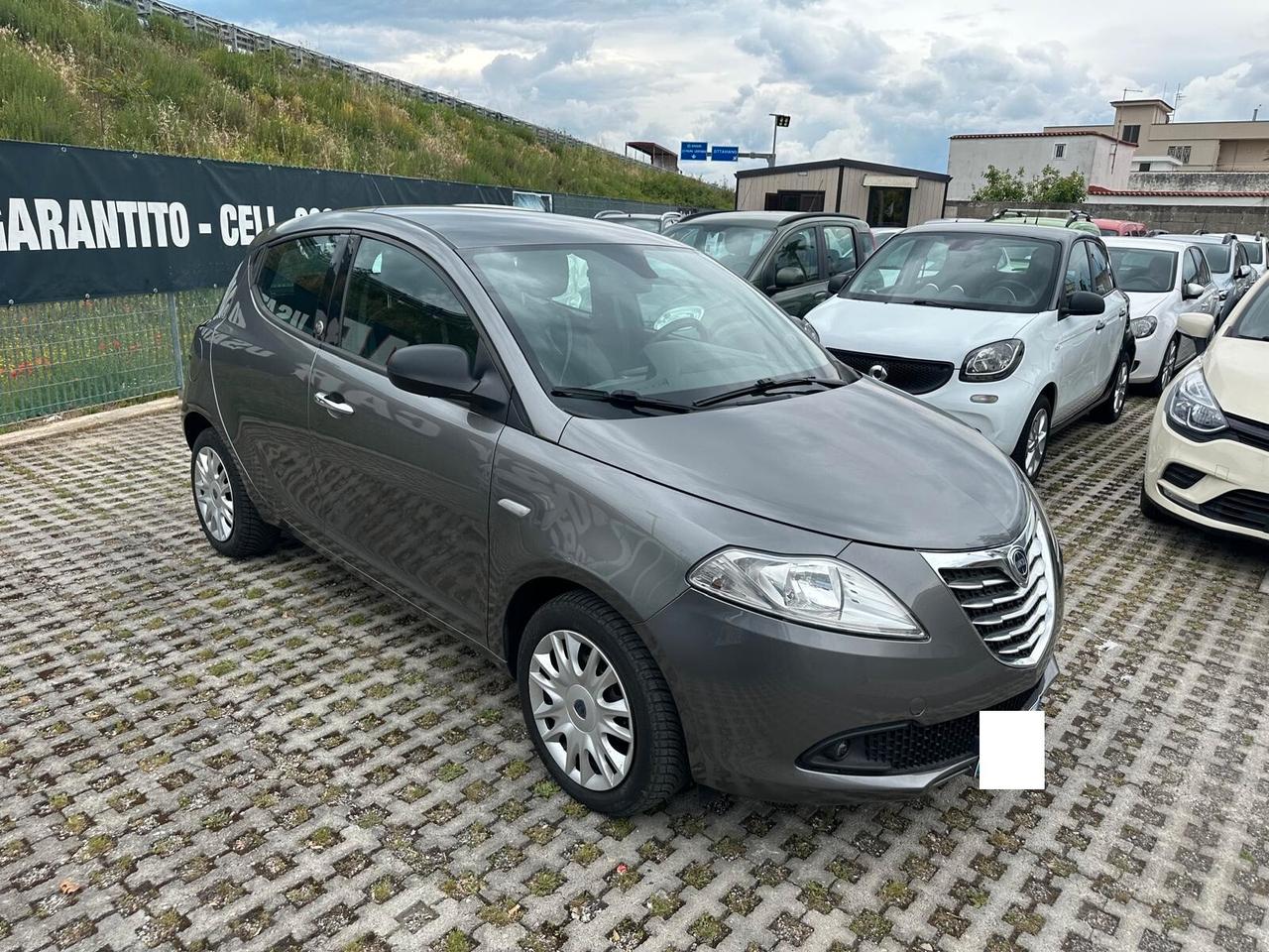Lancia Ypsilon 1.2 69 CV 5 porte GPL Ecochic Silver-2014